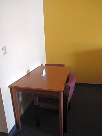 2 Queen Beds, Non-Smoking, Microwave And Refrigerator, Flat Screen Television, High Speed Internet A
