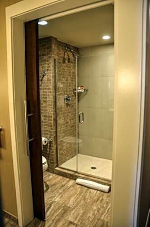 King Accessible Room
