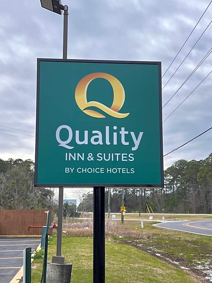 Quality Inn & Suites Biloxi - Ocean Springs