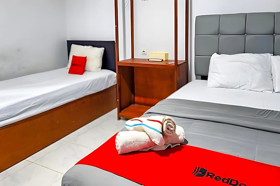 RedDoorz near Lippo Mall Yogyakarta 3