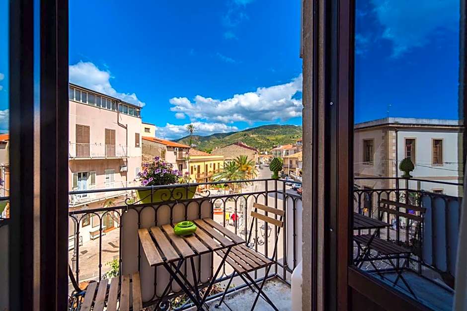 THE PALACE B&B and Apartments