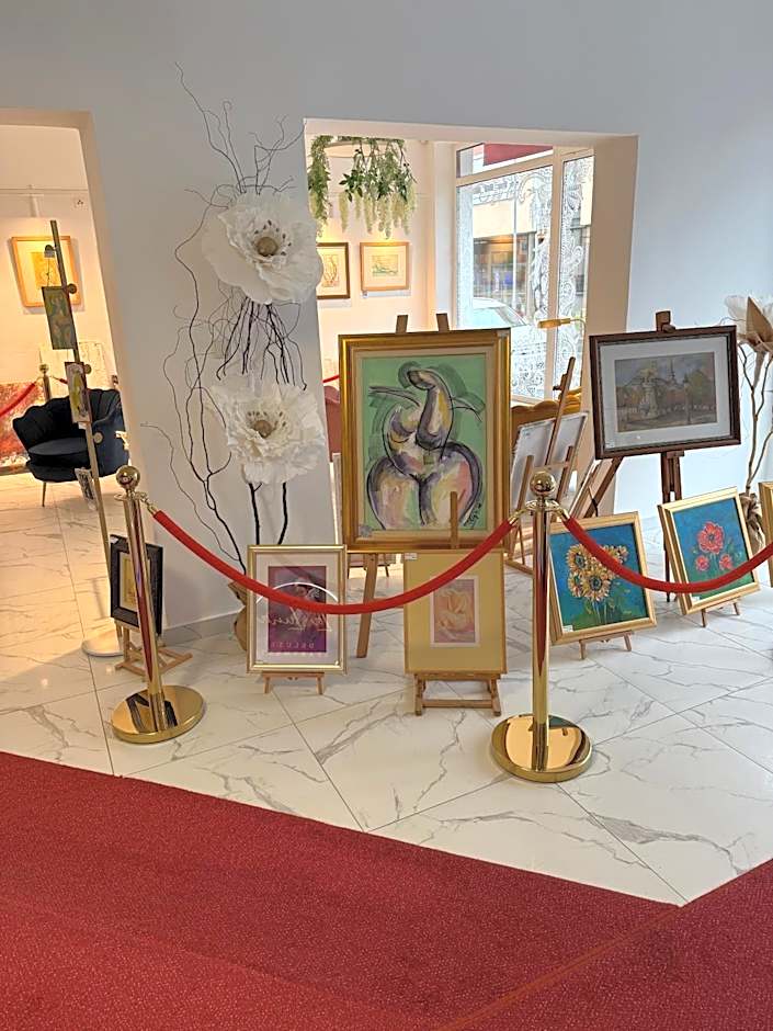 La Luna Premium Deluxe Apartment with Pool & Jacuzzi, Bikes and Covered Parking