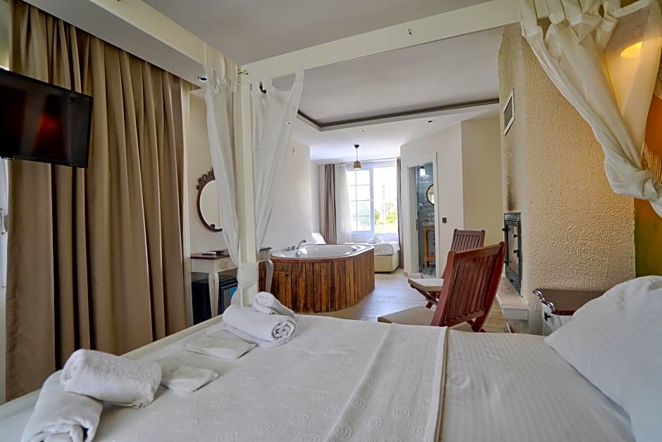 La Mira Suites