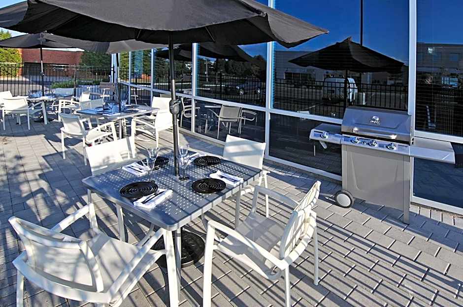 Holiday Inn Express Hotel & Suites Toronto - Markham By IHG