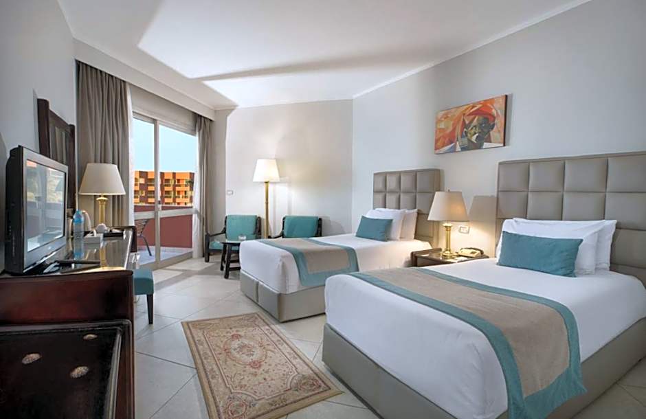 Pyramisa Luxor Hotel and Suites