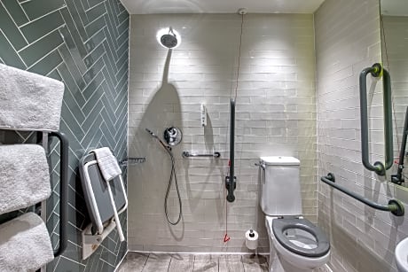 King Courtyard Accessible Room