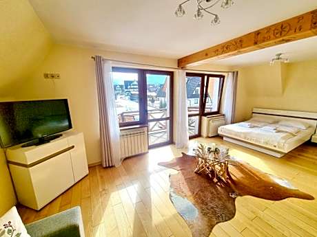 Quadruple Room with Mountain View