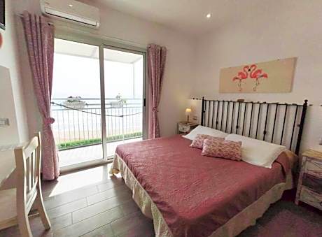 Deluxe Double Room with Balcony and Sea View