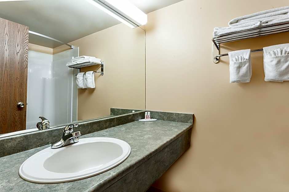 Super 8 by Wyndham Caraquet