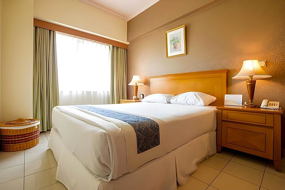  Asuka Hotel MM2100 Industrial Town