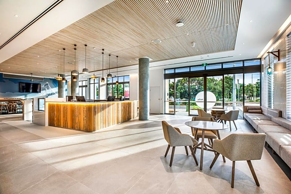 Holiday Inn Express and Suites Sunshine Coast