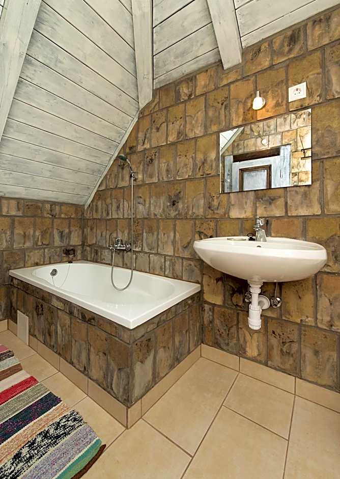 Hollóköves Vendégházak