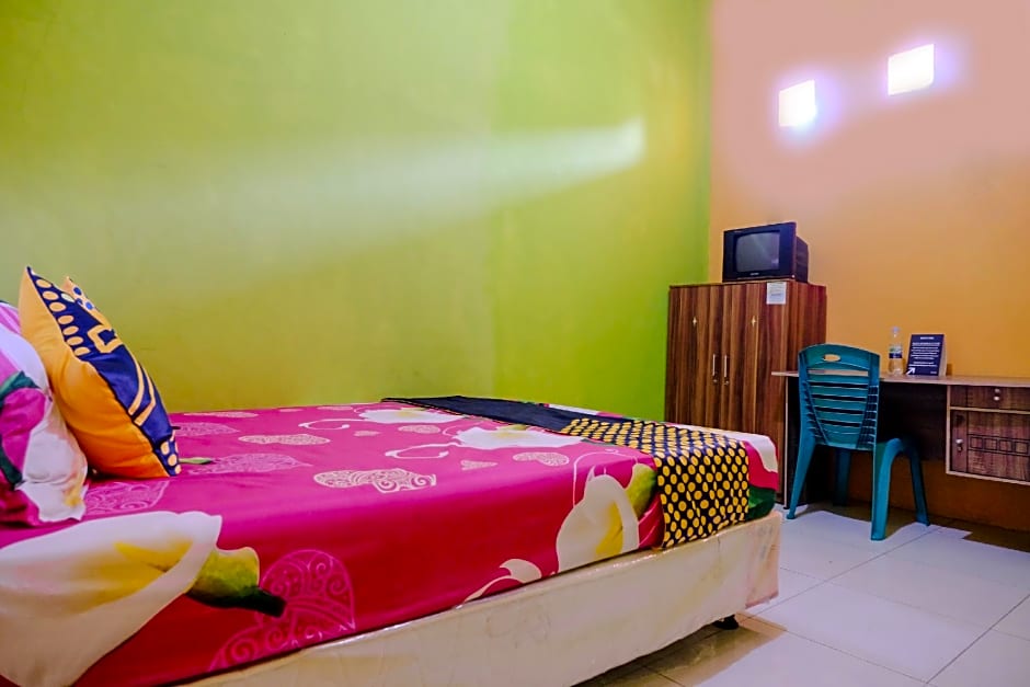 OYO 1773 Ilyasa Family