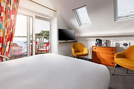 Double room-Ensuite with Shower-Balcony-Panoramic Sea View