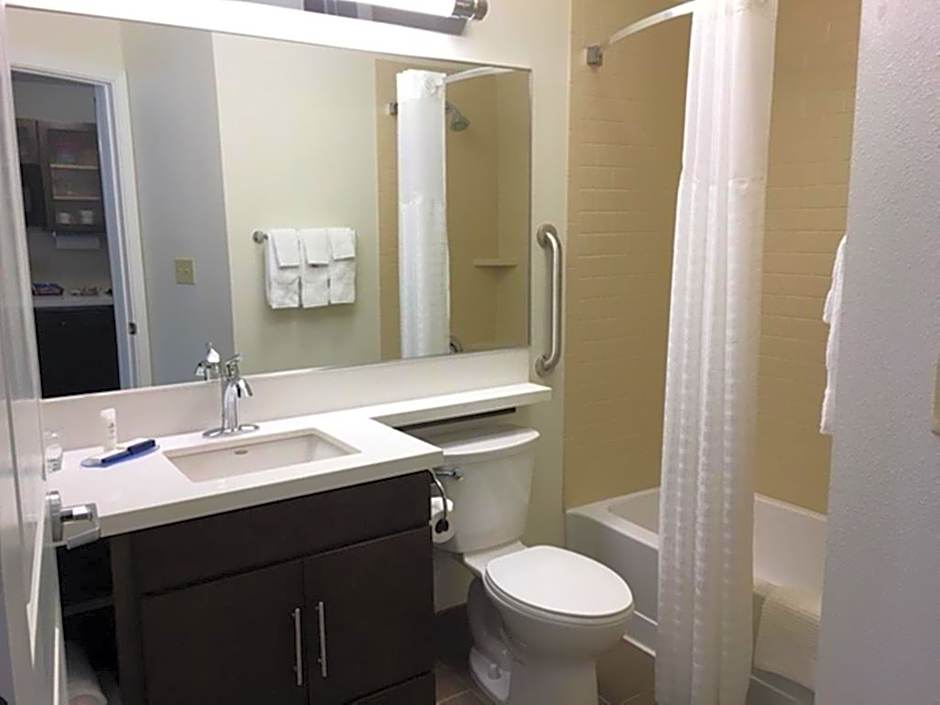 Candlewood Suites East Syracuse Carrier Circle By IHG