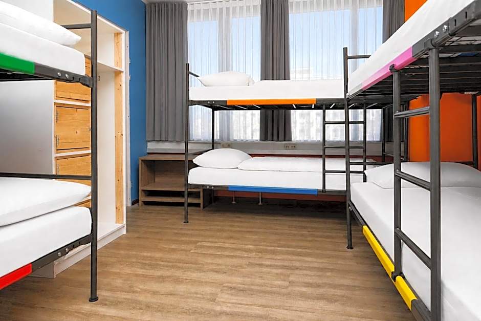 Amsterdam Teleport Hotel - Free Parking