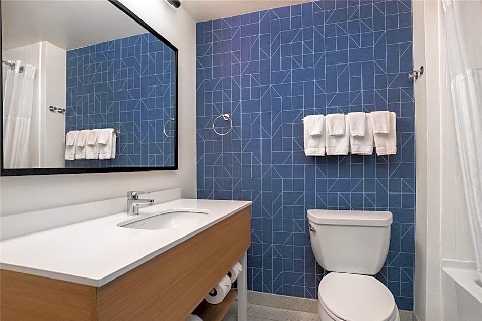 Spark by Hilton Rahway