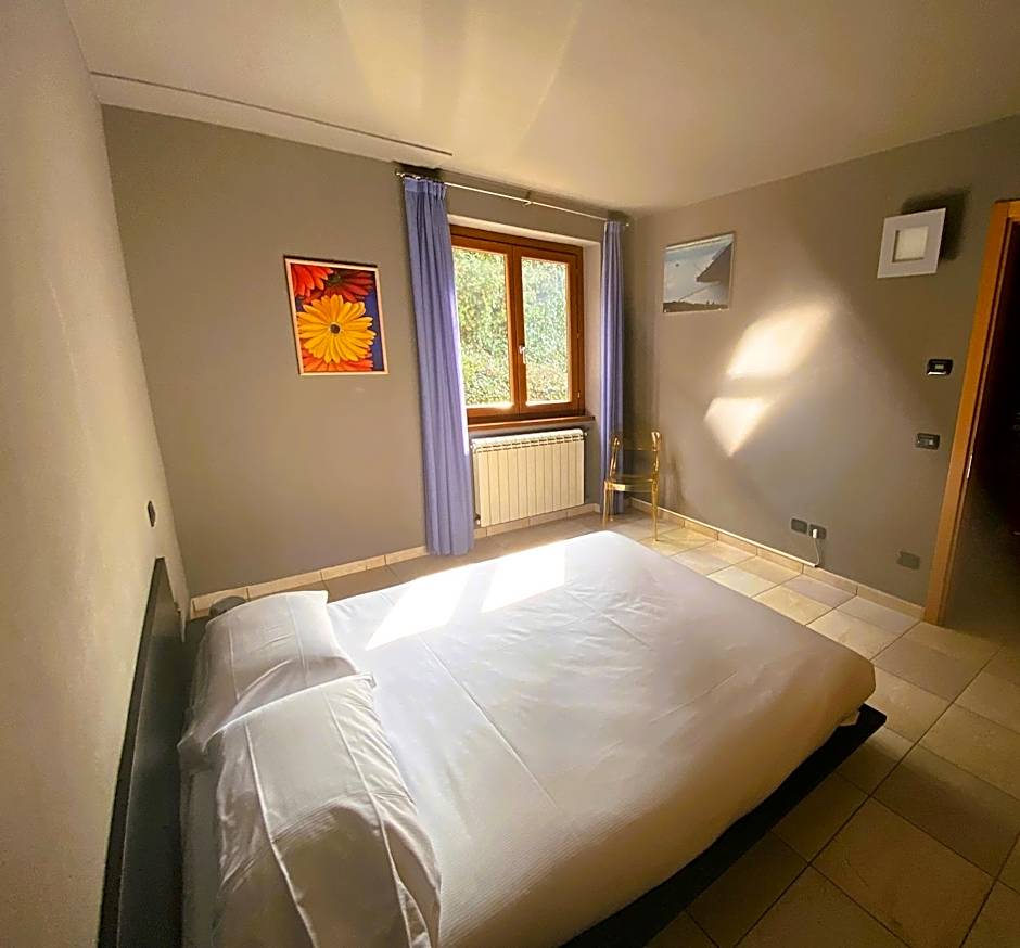 Vela di Soleville camere con e senza vista lago con ristorante & pizzeria