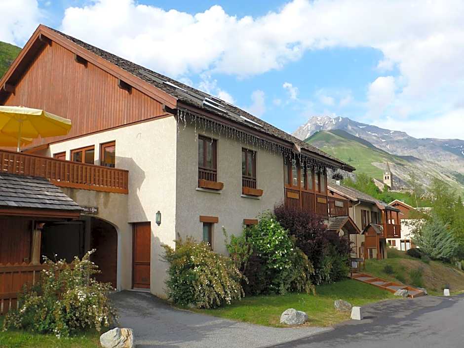 Chez Philippe - Appartements et Chalets - Panoramic Village vue Glaciers