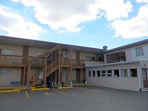 Trailway Motel