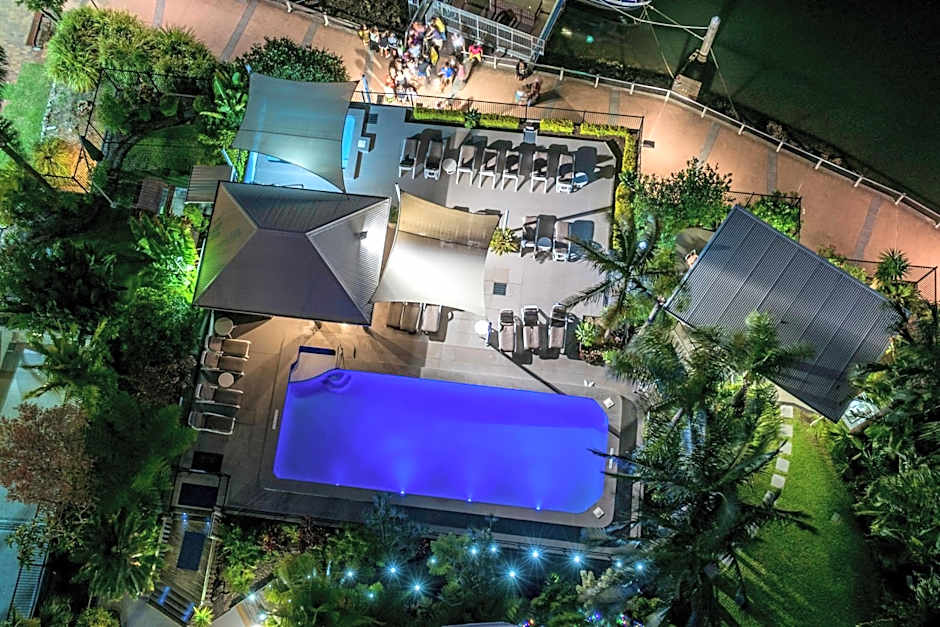 Moorings On Cavill Surfers Paradise