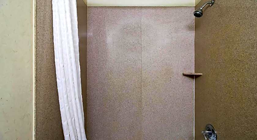 OYO Pinewood Inn & Suites Silsbee