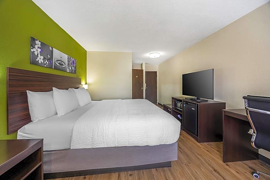 Sleep Inn & Suites Salina I-135
