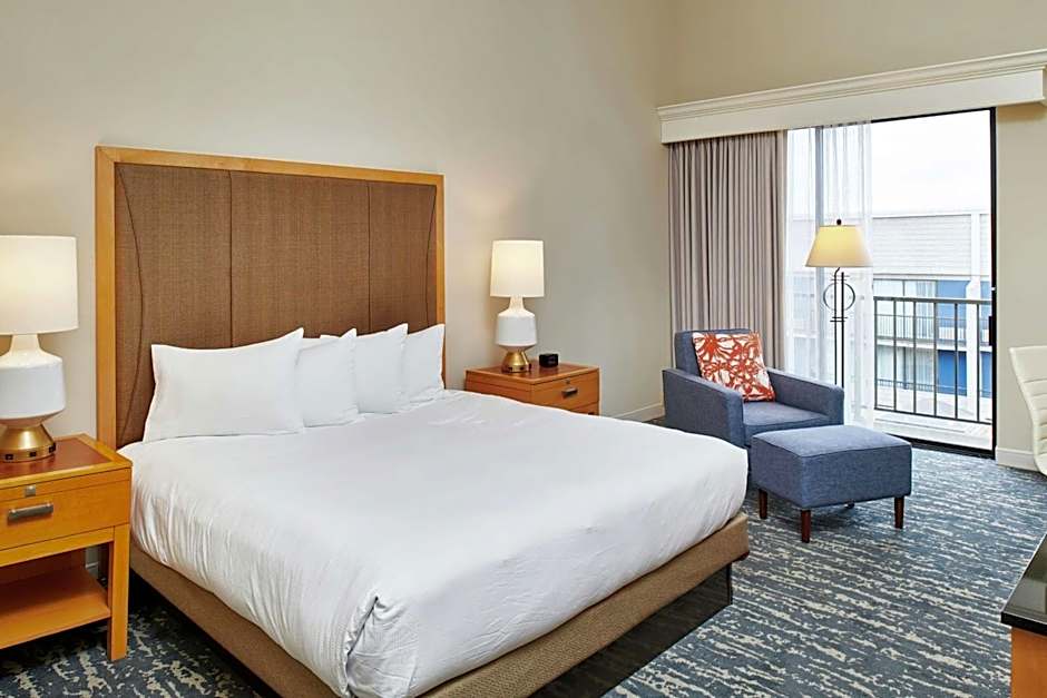 DoubleTree by Hilton Hotel Berkeley Marina