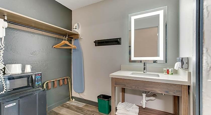 Dolores Mountain Inn