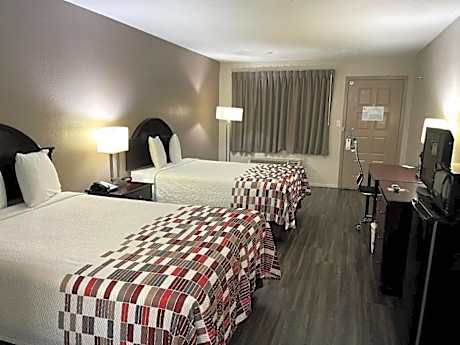 2 Double Beds Nonsmoking Accessible