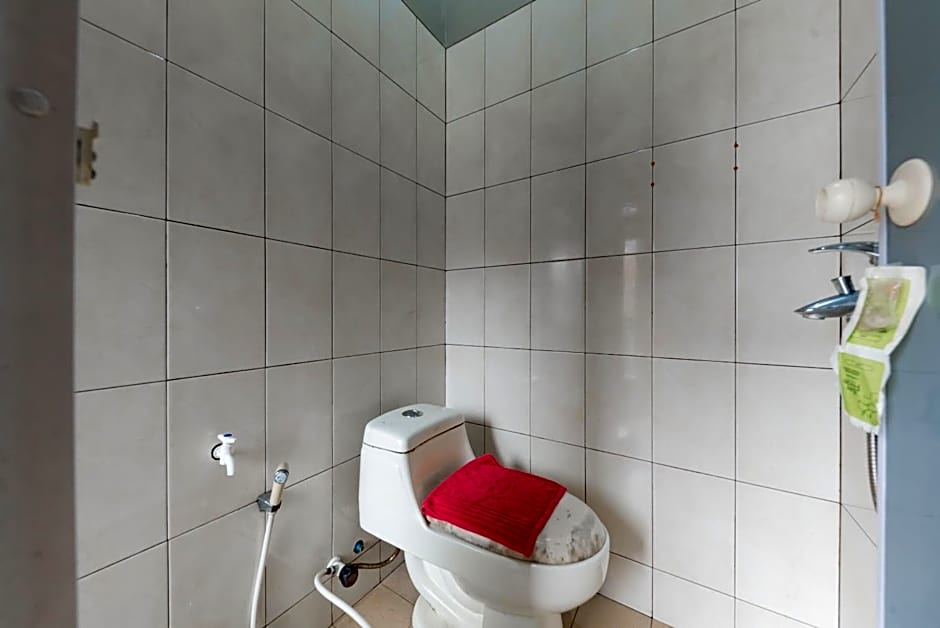 RedDoorz Syariah near Politeknik Negeri Bandung Campus