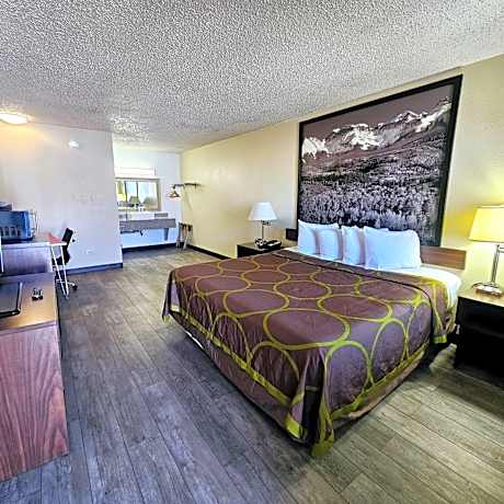 King Room - Non-Smoking