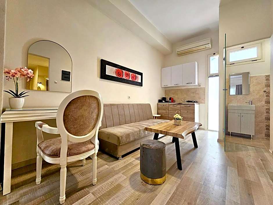 Golden City Center Suites