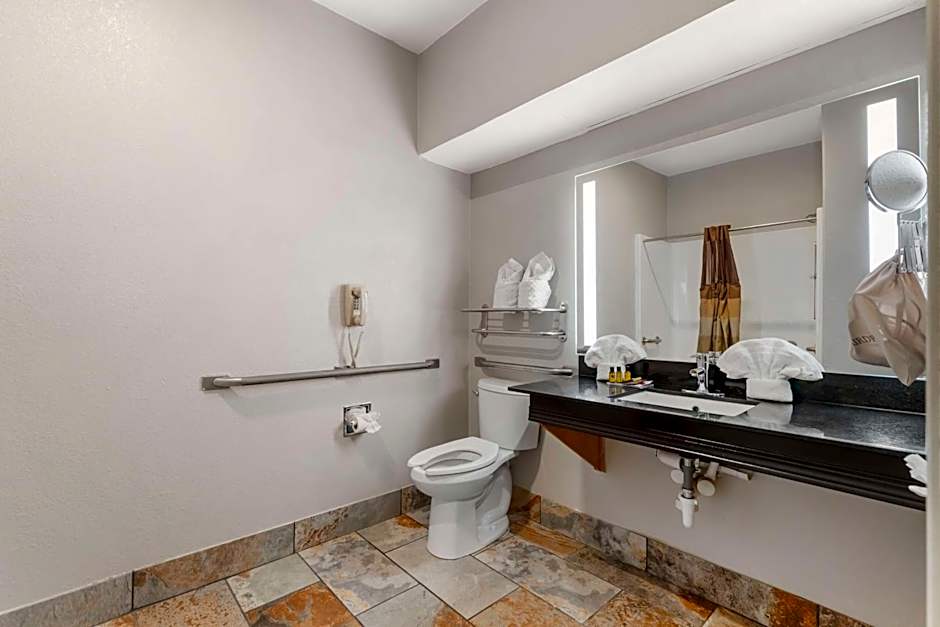 Best Western Plus Des Moines West Inn And Suites