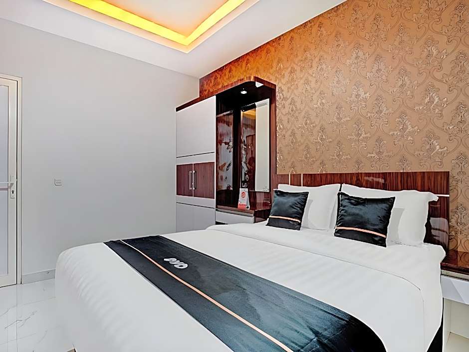 Collection O 90253 DHelomi