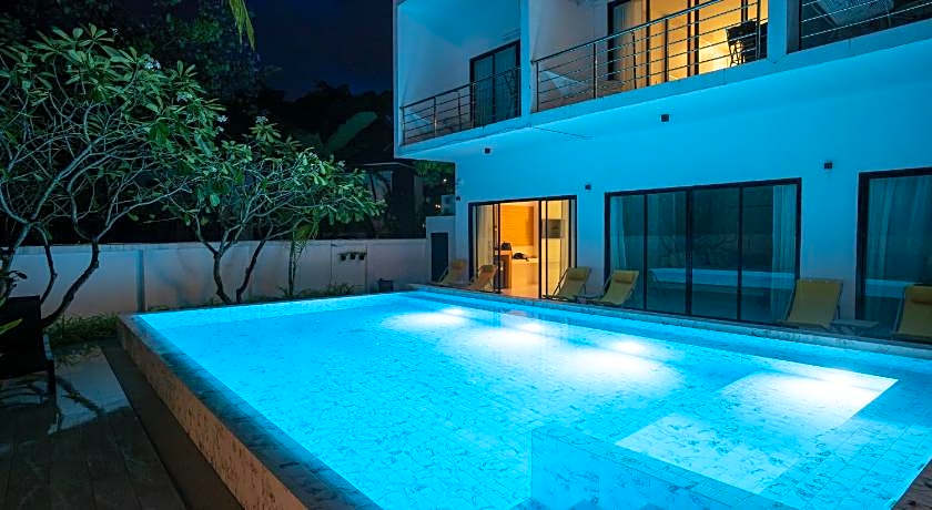 Tonsai Tropical Phi Phi Island