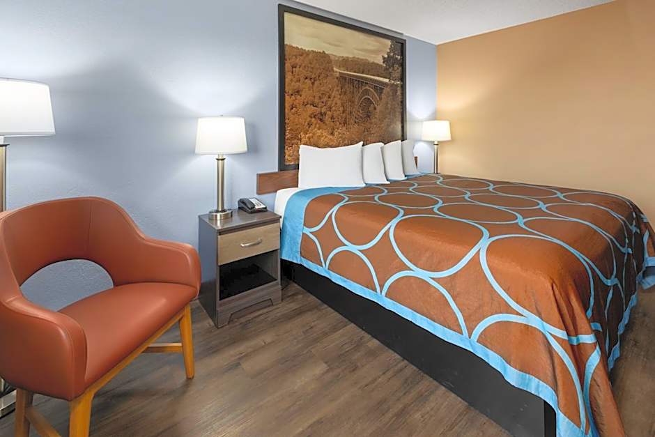 Super 8 by Wyndham Summersville