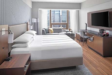 Peloton Bike, Guest room, 1 King, Whirlpool