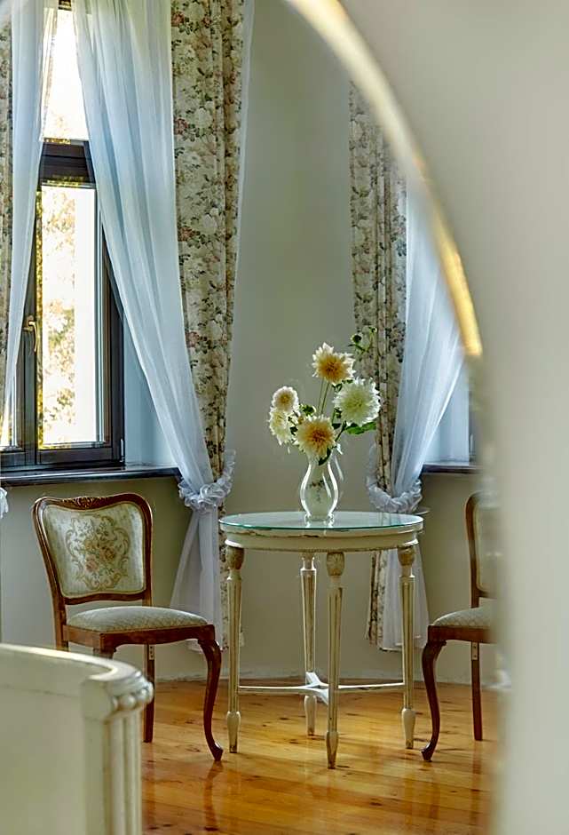 Pałac w Orli - pokoje, restauracja