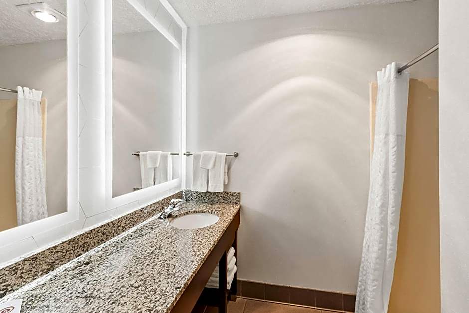 Comfort Suites Clackamas