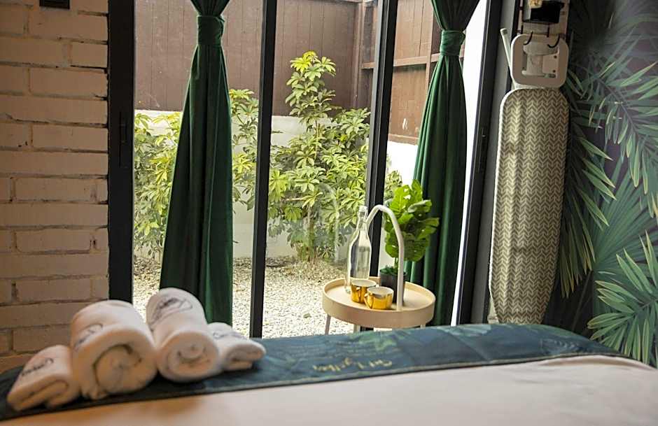 Carnarvon Suites