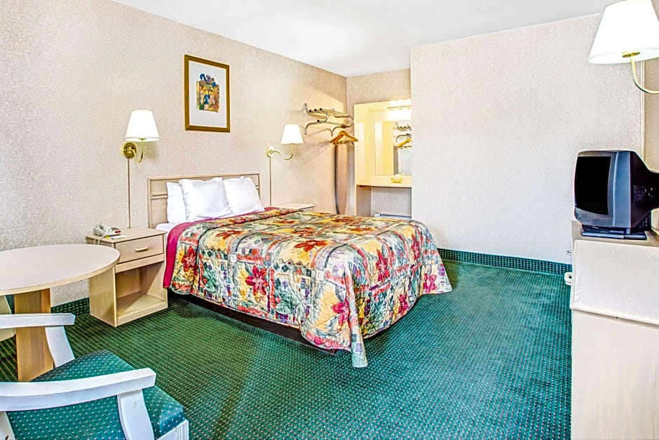 Days Inn by Wyndham Arlington/Washington DC – Arlington, VA