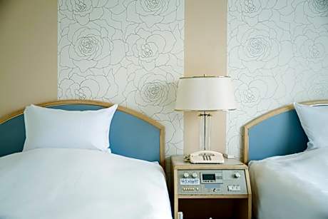 Standard Twin Room - Non-Smoking