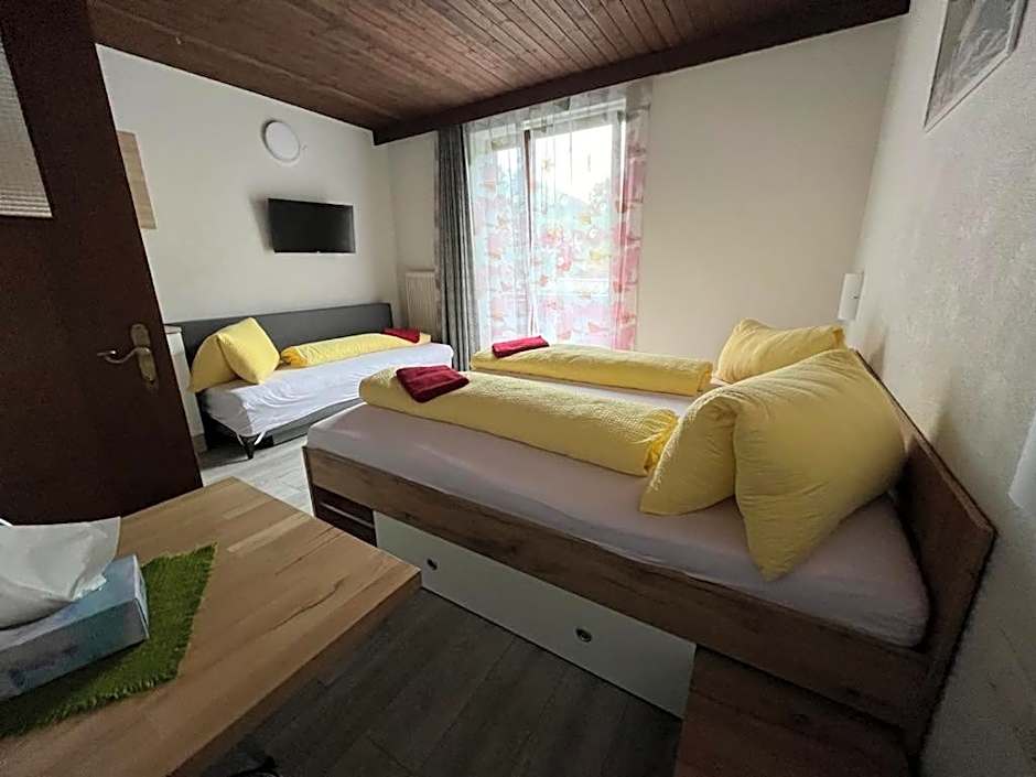 Pension Steiner, 6143 Matrei am Brenner!!Check-in between 15 - 21 o'clock!! No breakfast