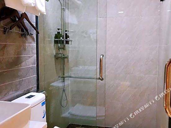 Guangzhou Longxiang Wisdom Hotel (Gangding Subway Station)