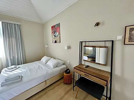 Studio with Garden View