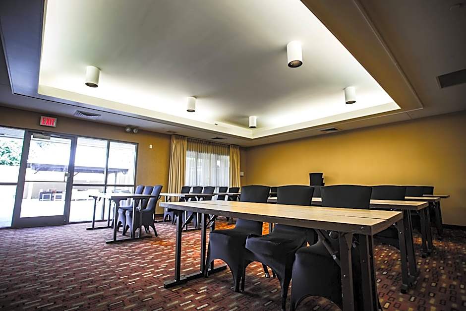 Courtyard by Marriott Memphis East/Bill Morris Parkway