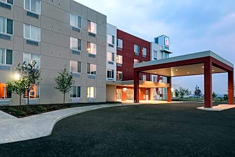 Motel 6 Airdrie, AB