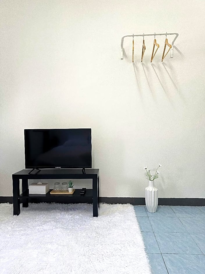 Montana Hotel & Hostel Phuket