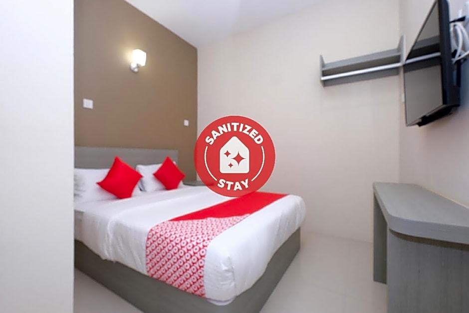 Super OYO 43935 Mancalin Hotel